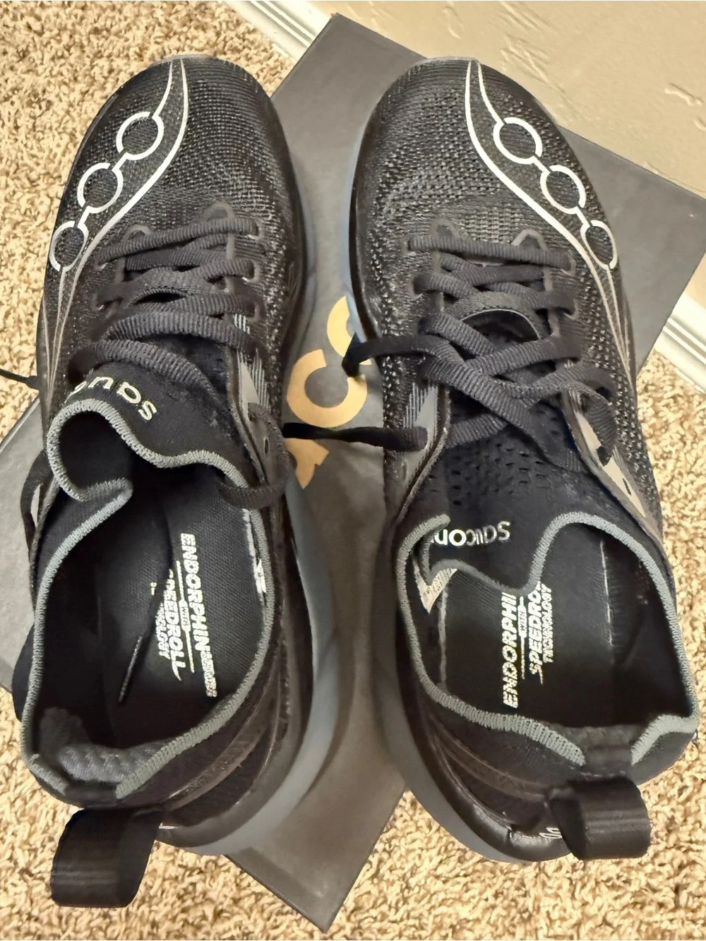 Saucony Endorphin Elite 3 unisex men’s 7 women’s 8.5 black/gun metal